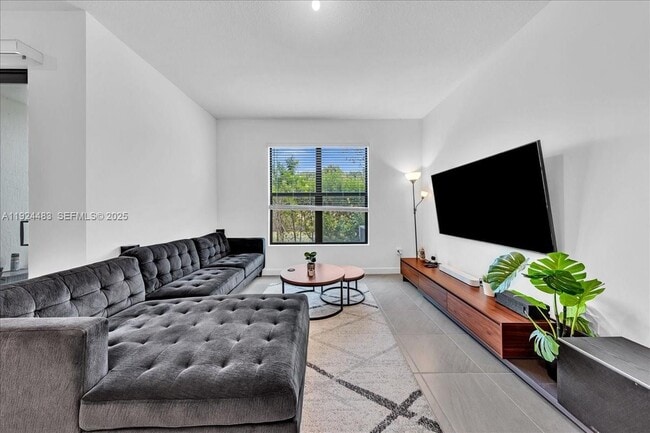 Photo - 1004 Willow Pl