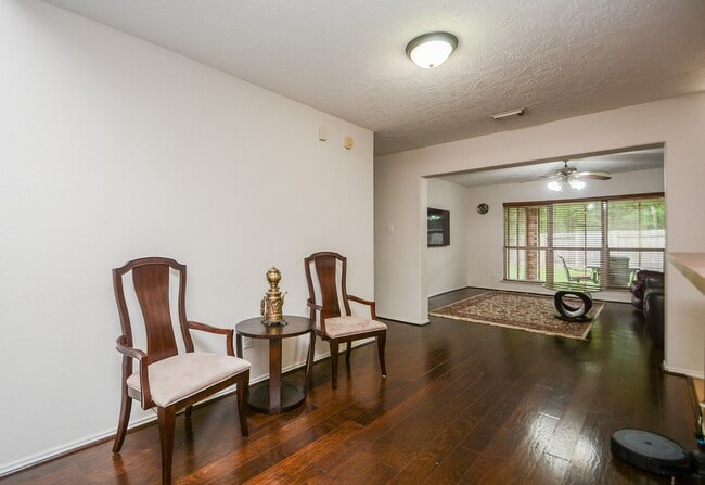 Photo - 1907 Coverlea Ct