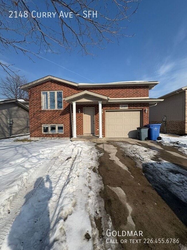 Building Photo - Stunning Single Family Home