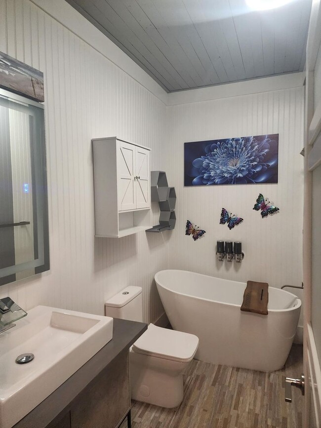 Photo - 150-207 (7) Unit 207-7