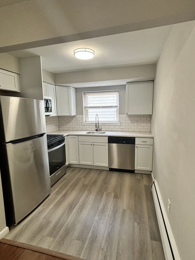 Building Photo - 127 Belmont Ave Unit A