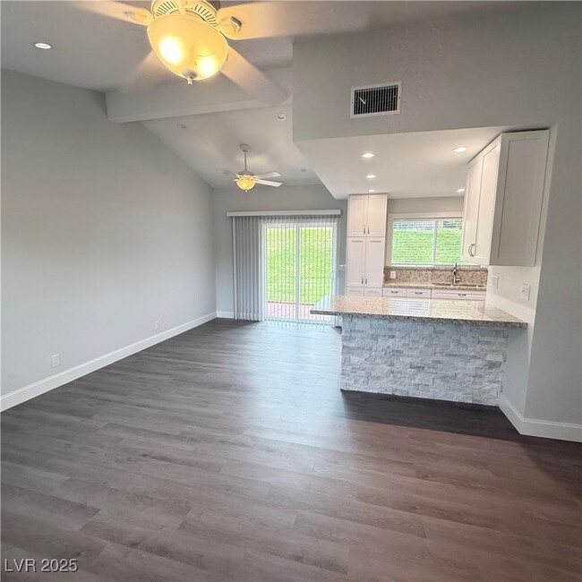 Photo - 508 Woodcrest Ct