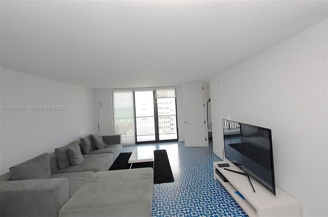 Photo - 1800 Collins Ave Unit 18F