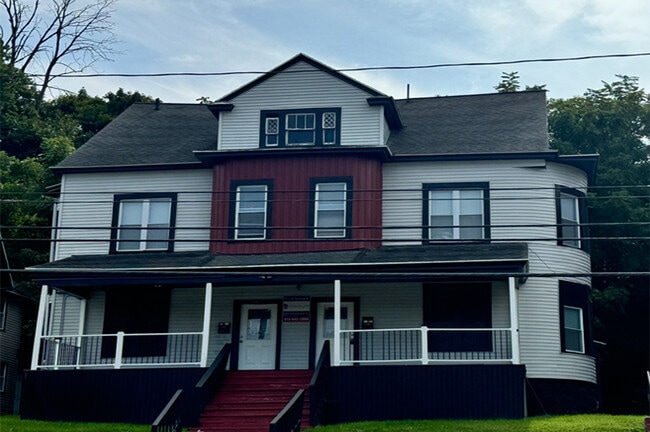 Building Photo - 1412 E Genesee St Unit 1