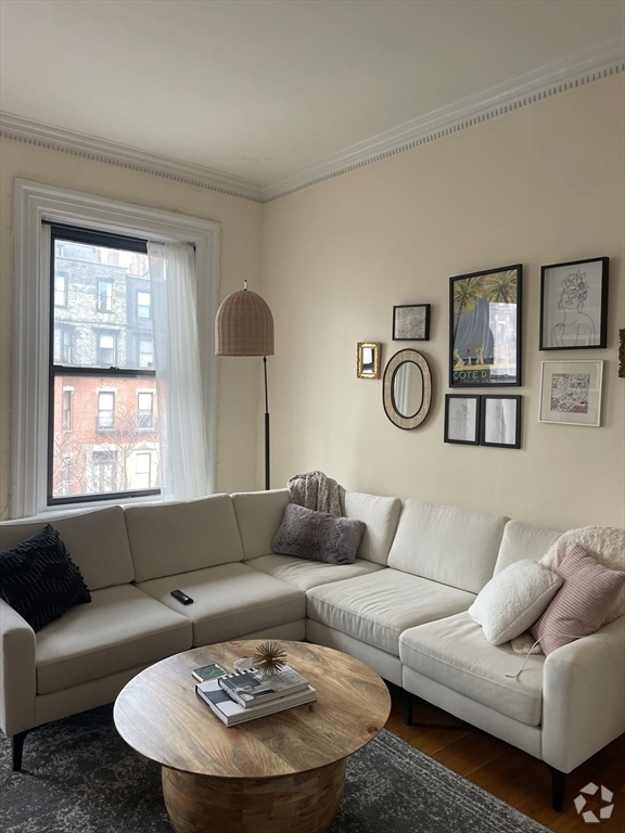 Building Photo - 315 Beacon St Unit 8 Rental