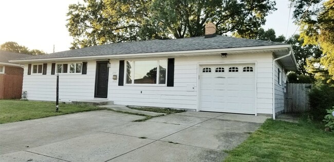 Building Photo - 2845 W 31st St