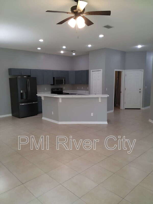 Photo - 818 Filmore Ln