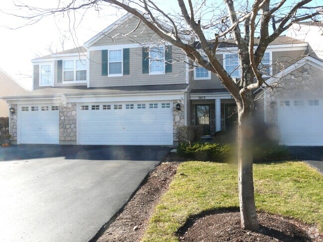 Building Photo - 2613 Oak Tree Ln Unit 2 Rental