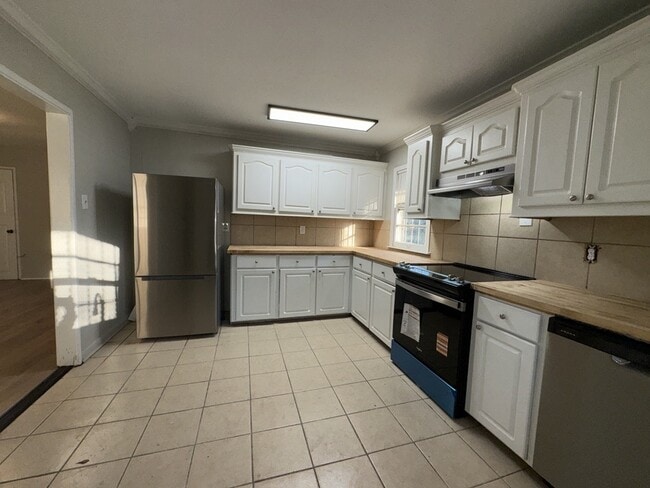 Photo - 5325 Queen Mary Ln