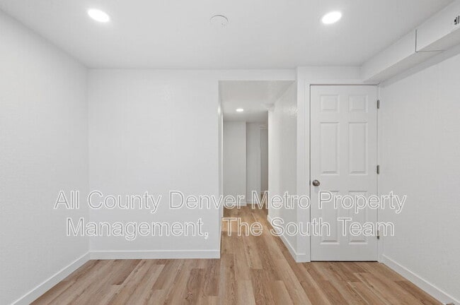 Photo - 5579 S Delaware St