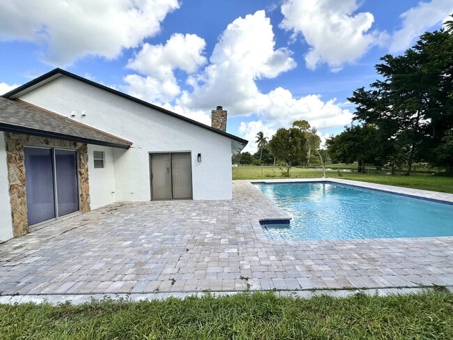 Photo - 127 Cordoba Cir