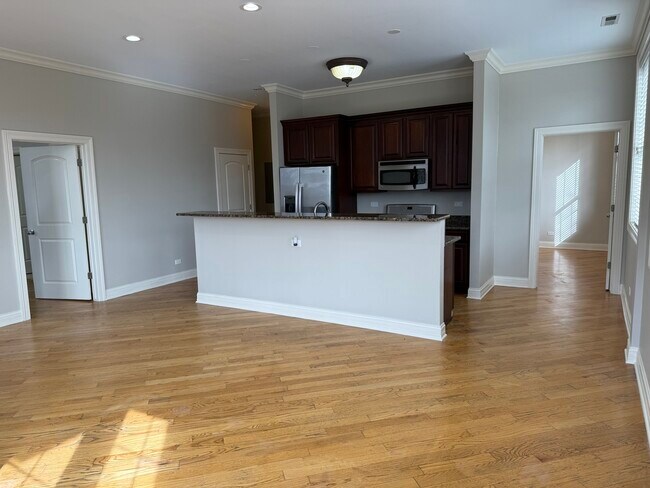 Photo - 2338 W Morse Ave Unit 4A