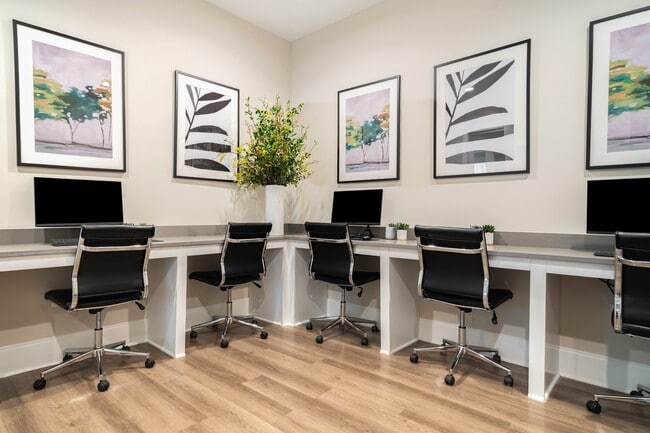 Photo - The Retreat at Knoxville