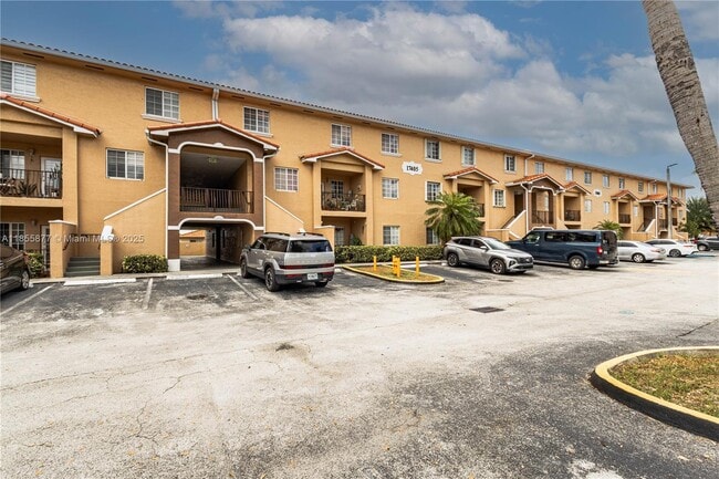 Building Photo - 17405 NW 75th Pl Unit 110 Rental