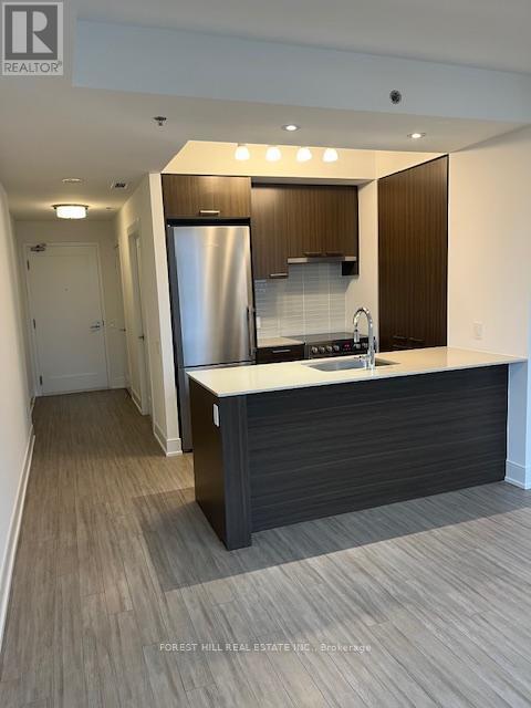 Photo - 310 Tweedsmuir Ave