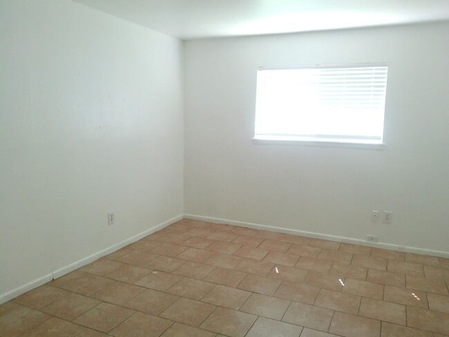 Photo - 5725 Crestmore Dr