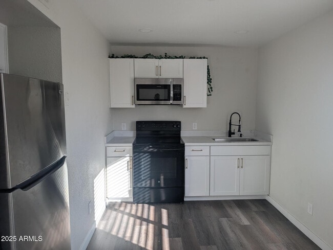 7160 N 53rd Ave Unidad 2