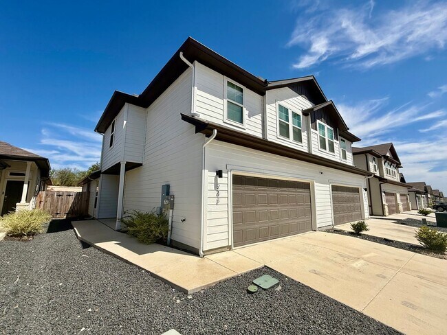 243 Nespral Dr