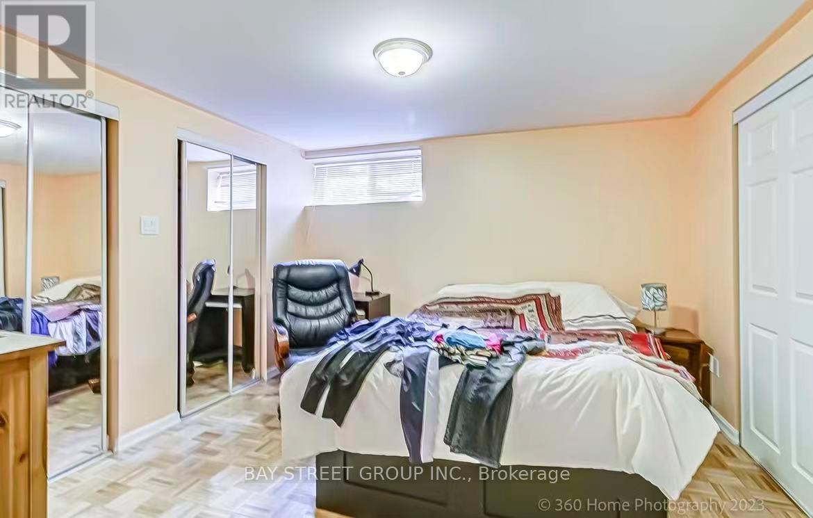 Photo - 497 Lynett Crescent