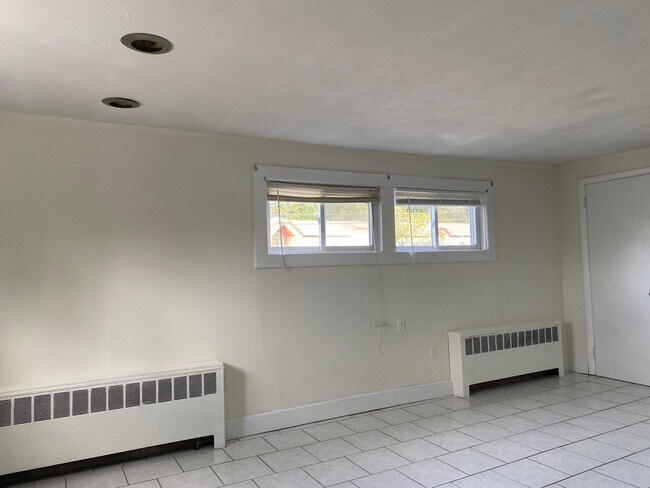 Photo - 320 Main St Unit 2