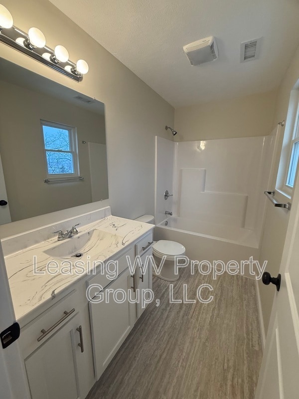 Photo - 154 Christian Ct