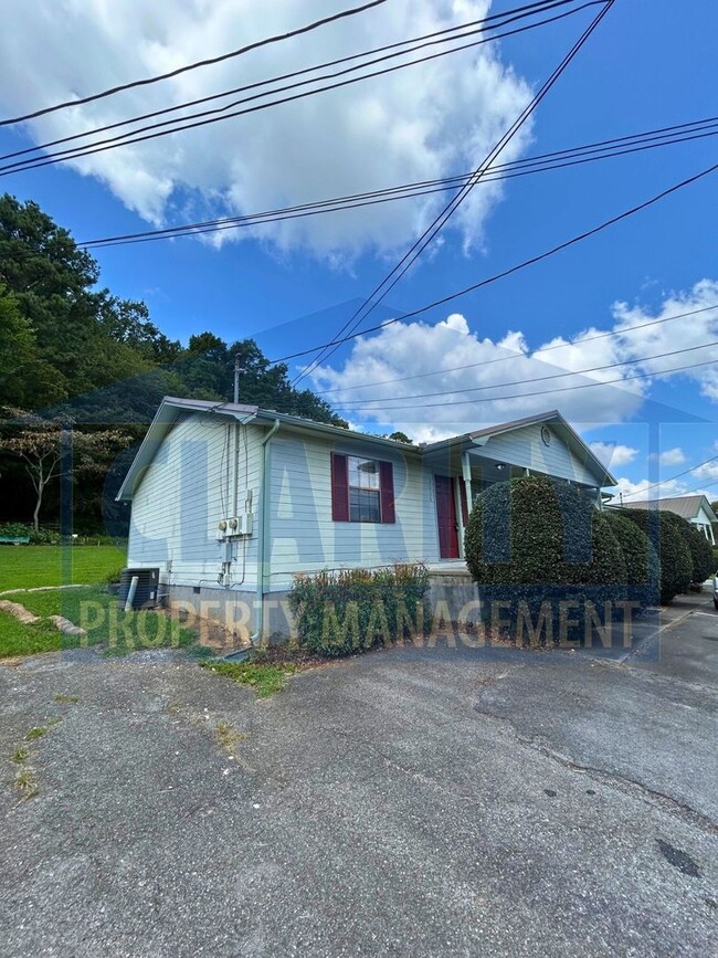 Building Photo - 3014/3016 Blue Springs Rd Unit 3016 Rental