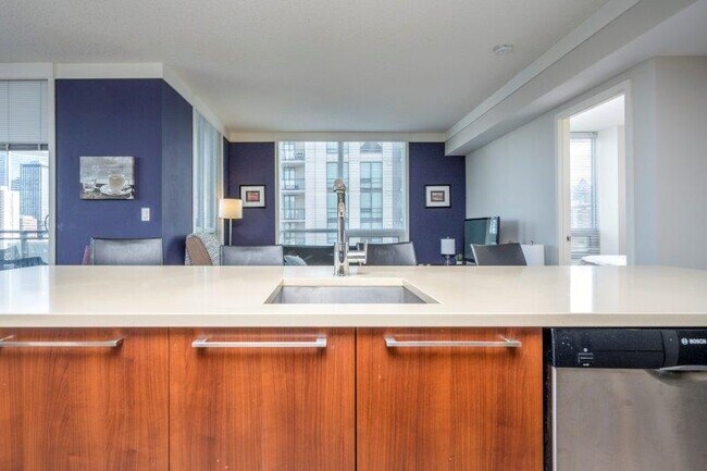 Photo - 1118-712 12 Ave SW