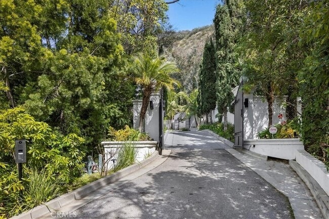 Photo - 1756 Clear View Dr