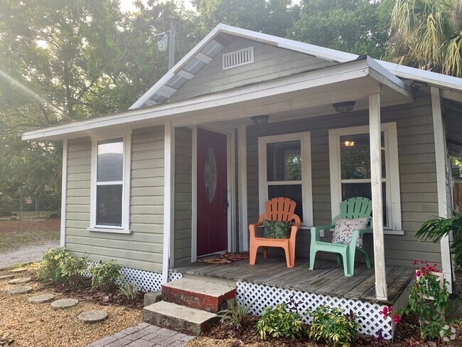 Building Photo - 5902-5902 N Cherokee Ave Rental
