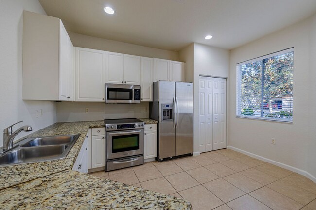 Photo - 805 Middleton Dr SW