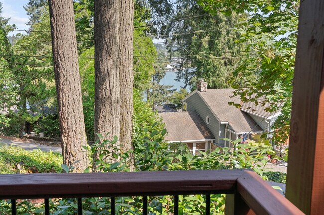 Photo - 570 Middlecrest Rd Casa