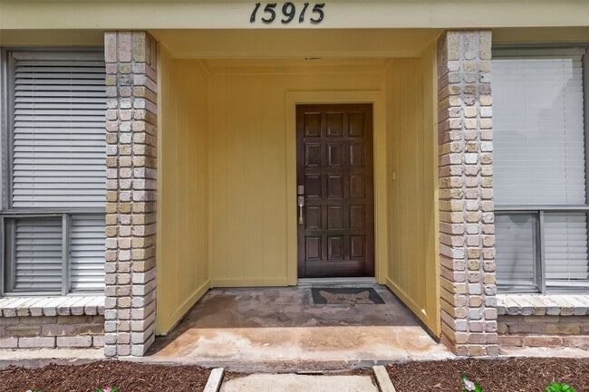 Photo - 15915 Dunmoor Dr