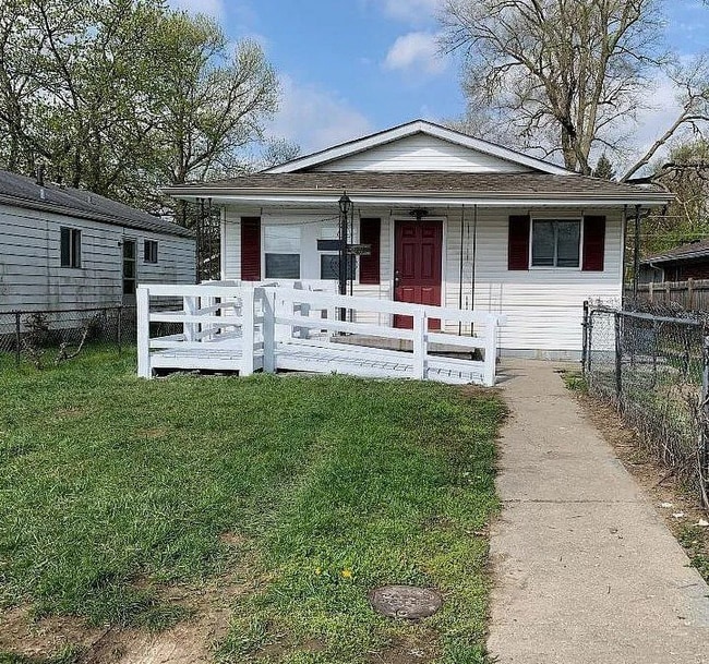 Building Photo - 2174 N Riley Ave