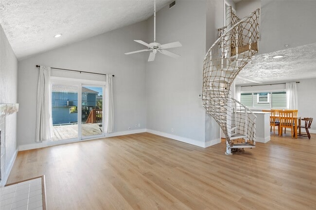 Photo - 4034 Reeves Dr