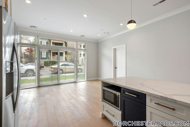 Photo - 142 Pleasant St Unit 1