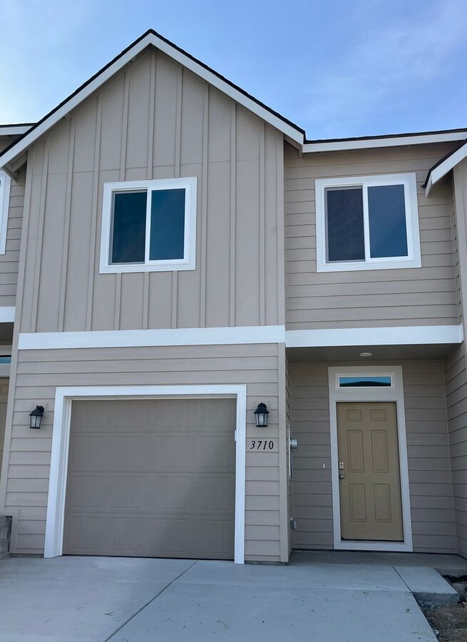 Brand New Townhome! - Brand New Townhome!