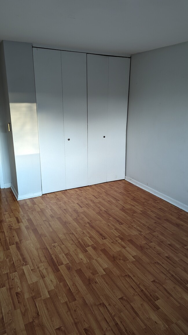 Building Photo - 860 E Old Willow Rd Unit 242