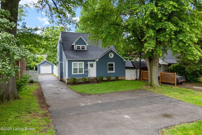 Photo - 121 N Hubbards Ln House