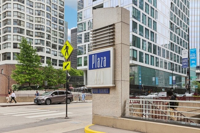 Building Photo - 440 N Wabash Ave Rental