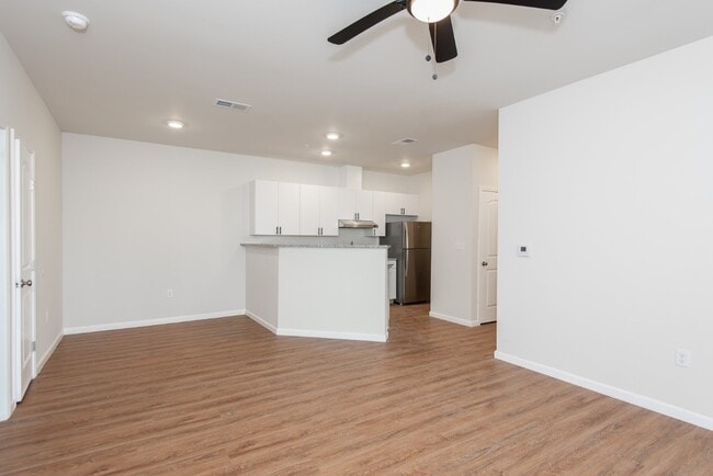 Photo - 211 Harmony Mdws Ct