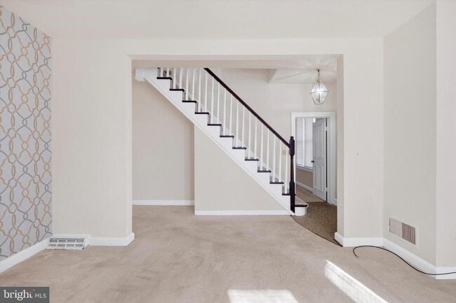 Photo - 4300 Main St