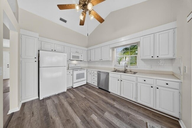 Photo - 119 Adobe Cir