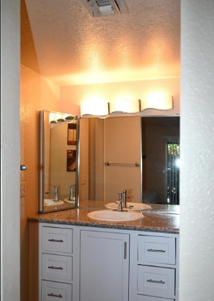 Photo - 8649 E Royal Palm Rd Unidad 213