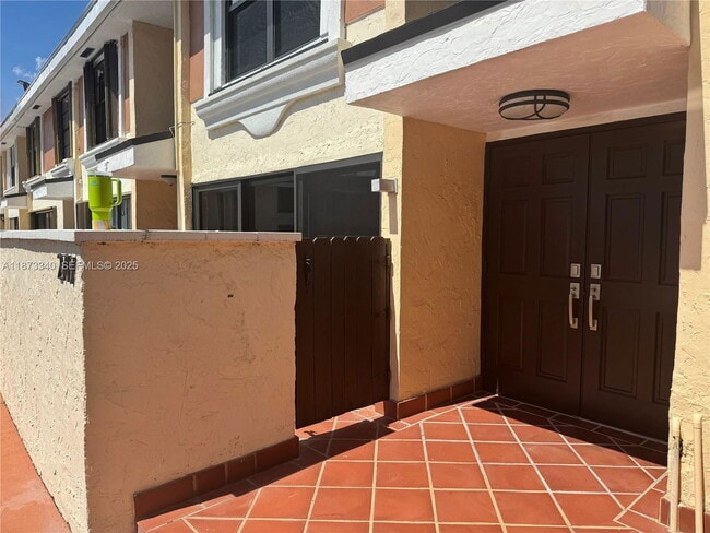 Building Photo - 2777 NE 165th Terrace Unit 23