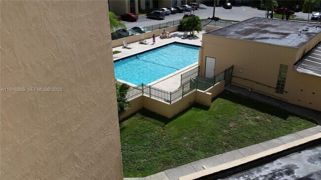 Photo - 2075 SW 122nd Ave Unit 402