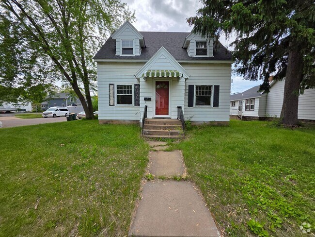 Building Photo - 1002 5th Ave Rental