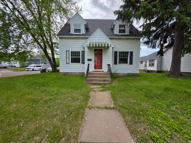 Building Photo - 1002 5th Ave Rental
