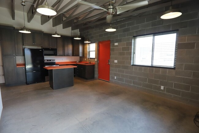 Photo - 1252 Broadway St