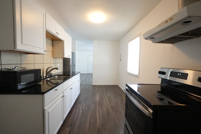 Building Photo - 3613 Jonquil St