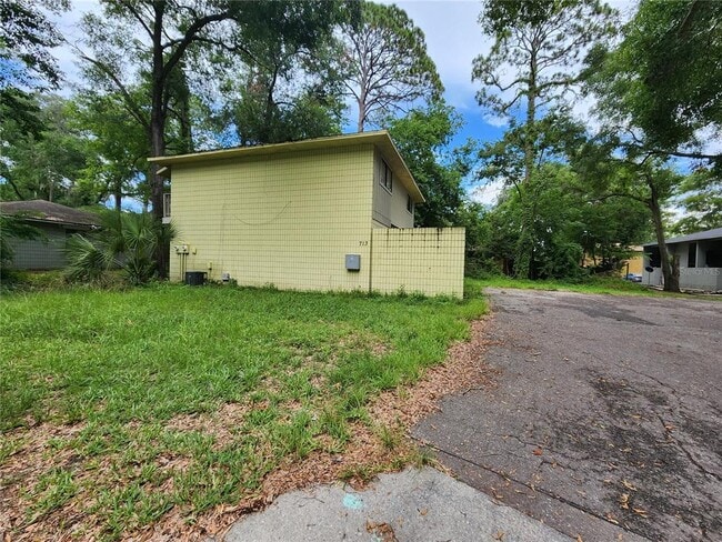 Building Photo - 713 SW 69th St Rental